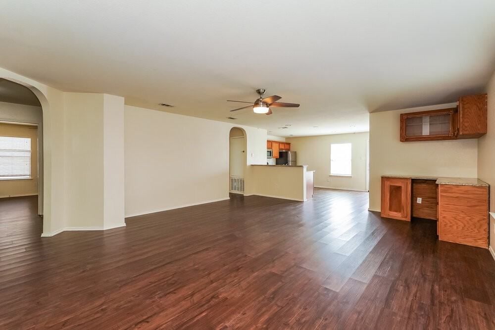 6708 Friendsway Dr - Photo 4 of 16
