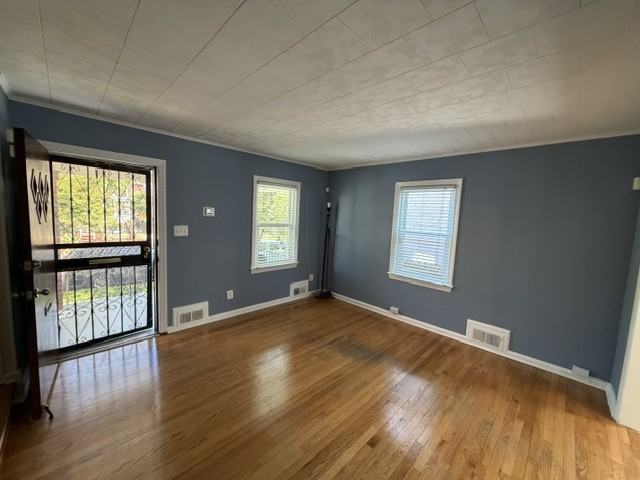 639 Emerson St Ne #1 - Photo 4 of 29