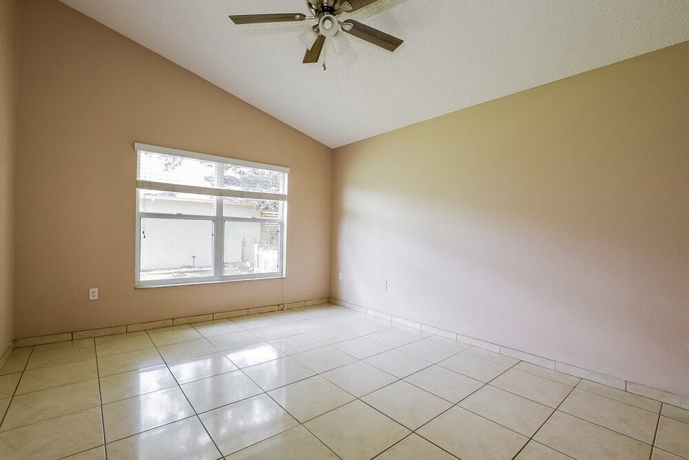 3237 Harpers Ferry Ct - Photo 5 of 16