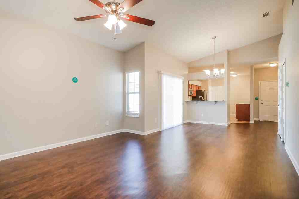 1634 Ashmore Green Dr - Photo 4 of 14