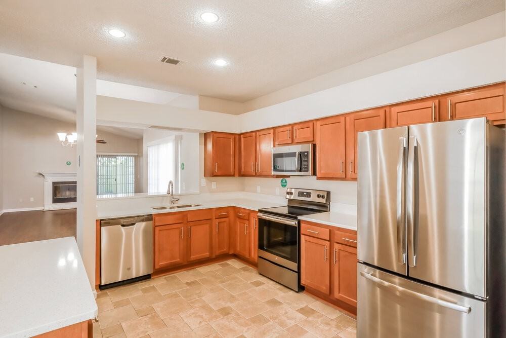 1634 Ashmore Green Dr - Photo 6 of 14