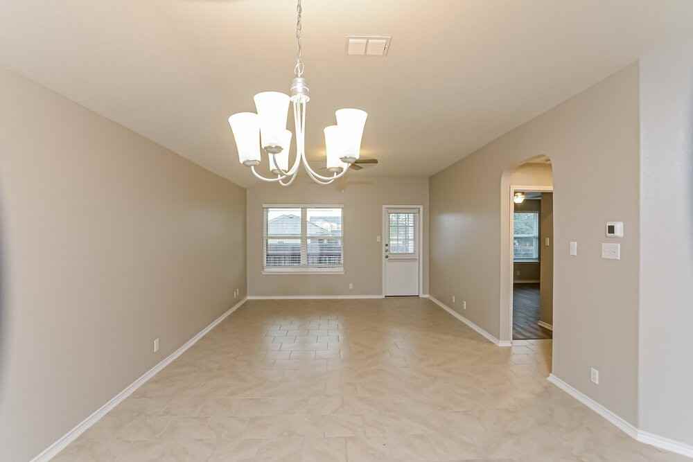 8806 Double Oak - Photo 4 of 16