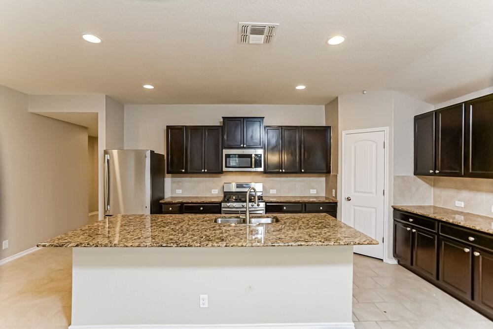 8806 Double Oak - Photo 5 of 16