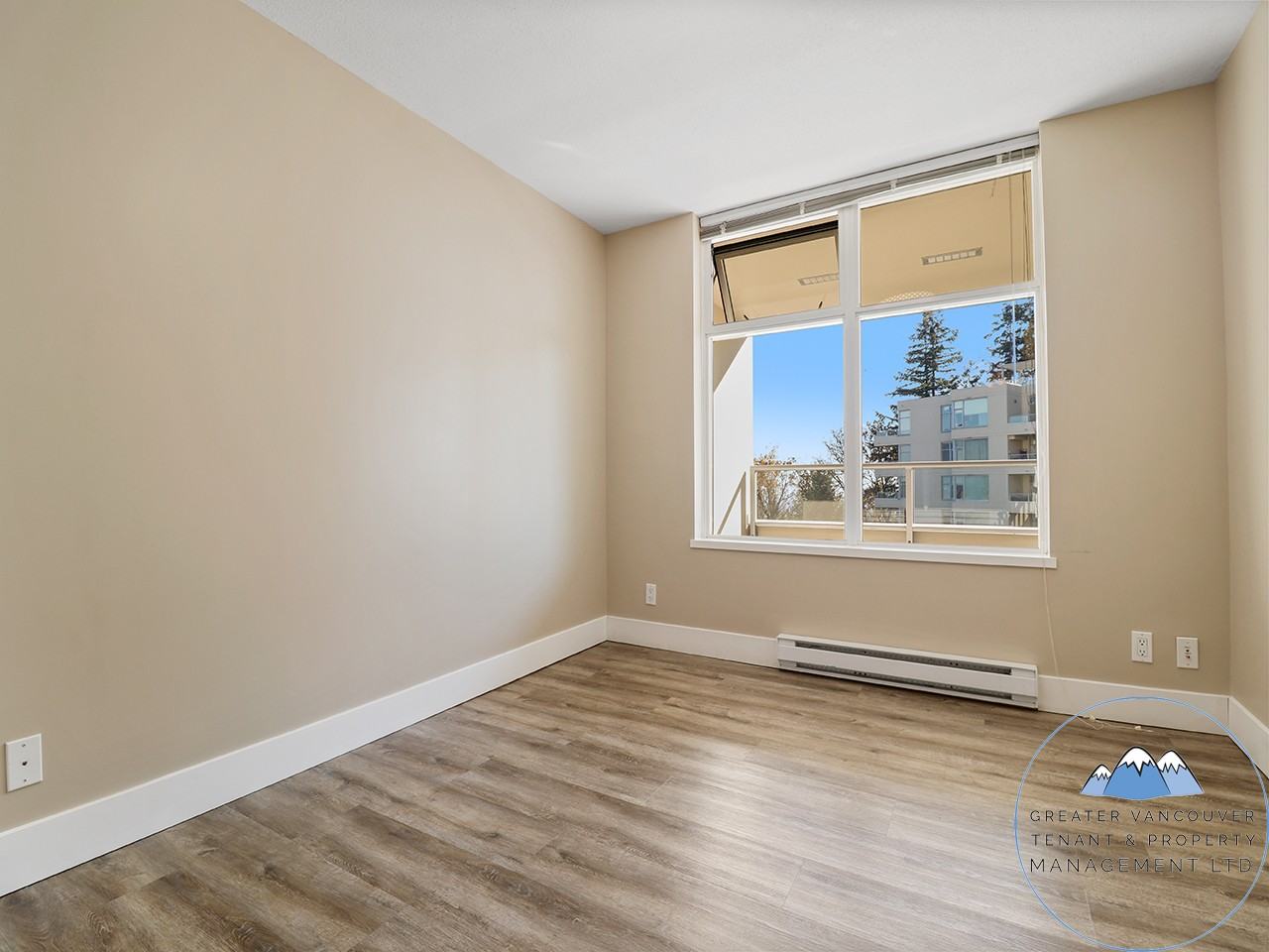 9288 University Cres - Photo 4 of 12