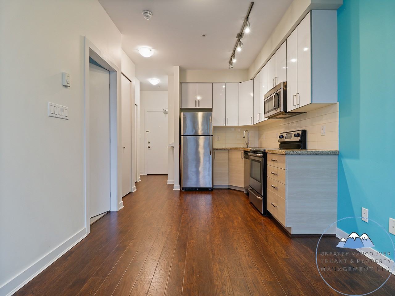 3688 Inverness St - Photo 4 of 17