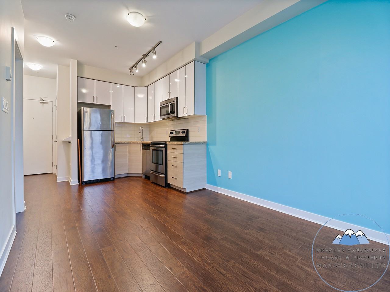 3688 Inverness St - Photo 6 of 17