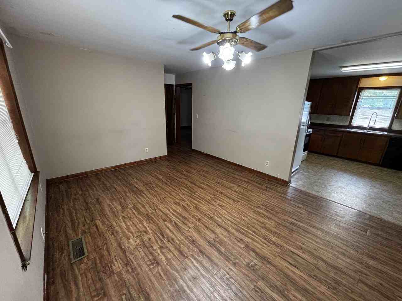 307 N CENTRAL ST #1 - Photo 3 of 8