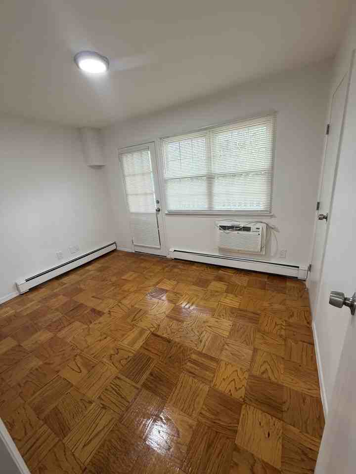 1C Hemlock Dr #148 - Photo 4 of 7