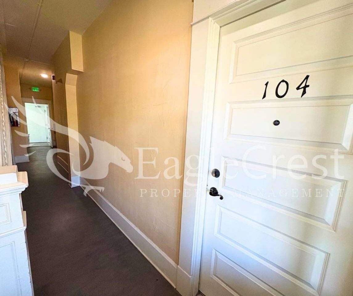 105NSP - Photo 4 of 50