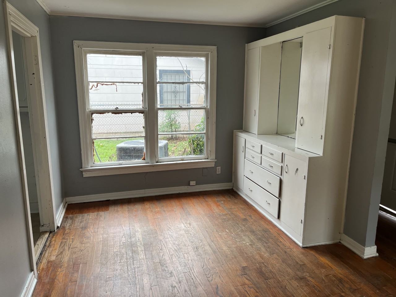 1225 Delhi St - Photo 3 of 10