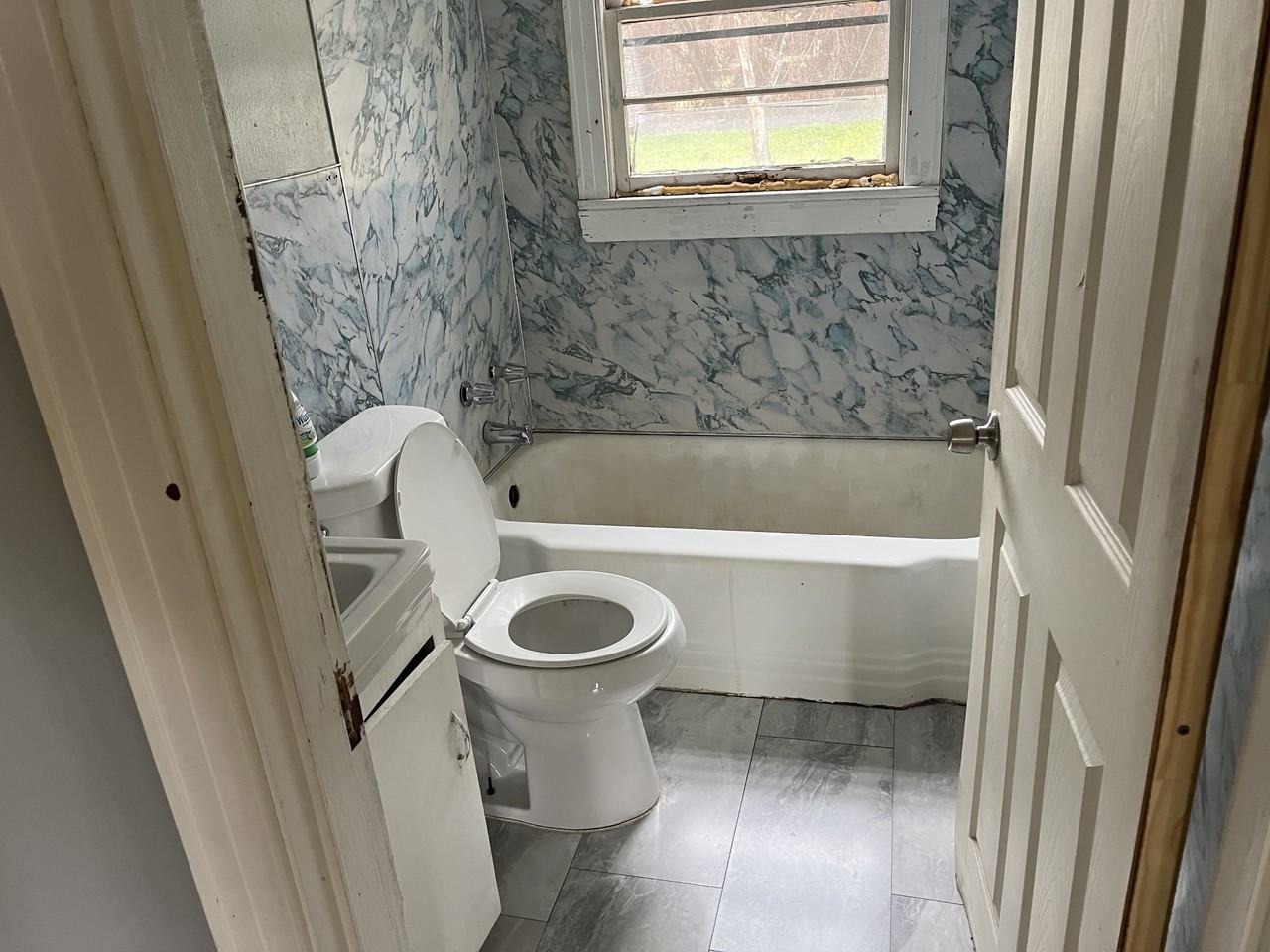 1225 Delhi St - Photo 5 of 10