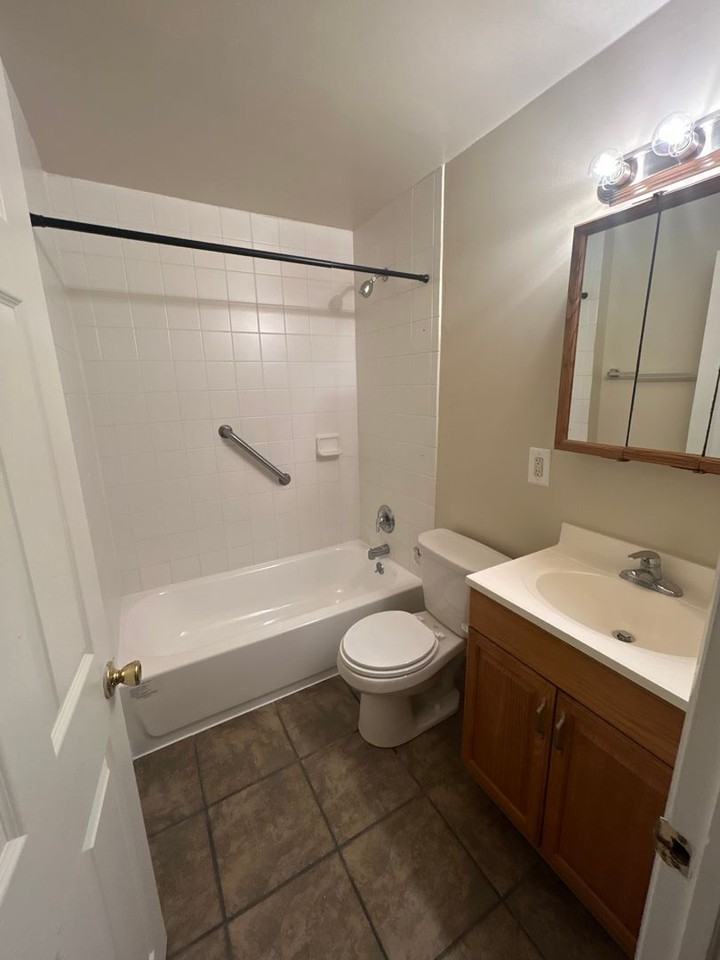 Stoney Creek Apartments - Photo 5 of 22