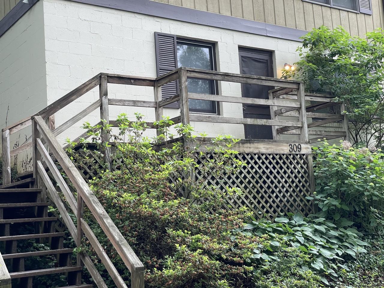 309 Paton St #B - Photo 2 of 15