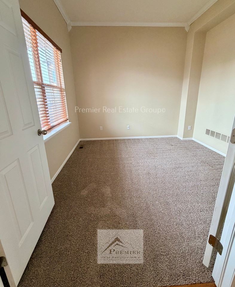 4724 Pascal Ct #1 - Photo 7 of 26