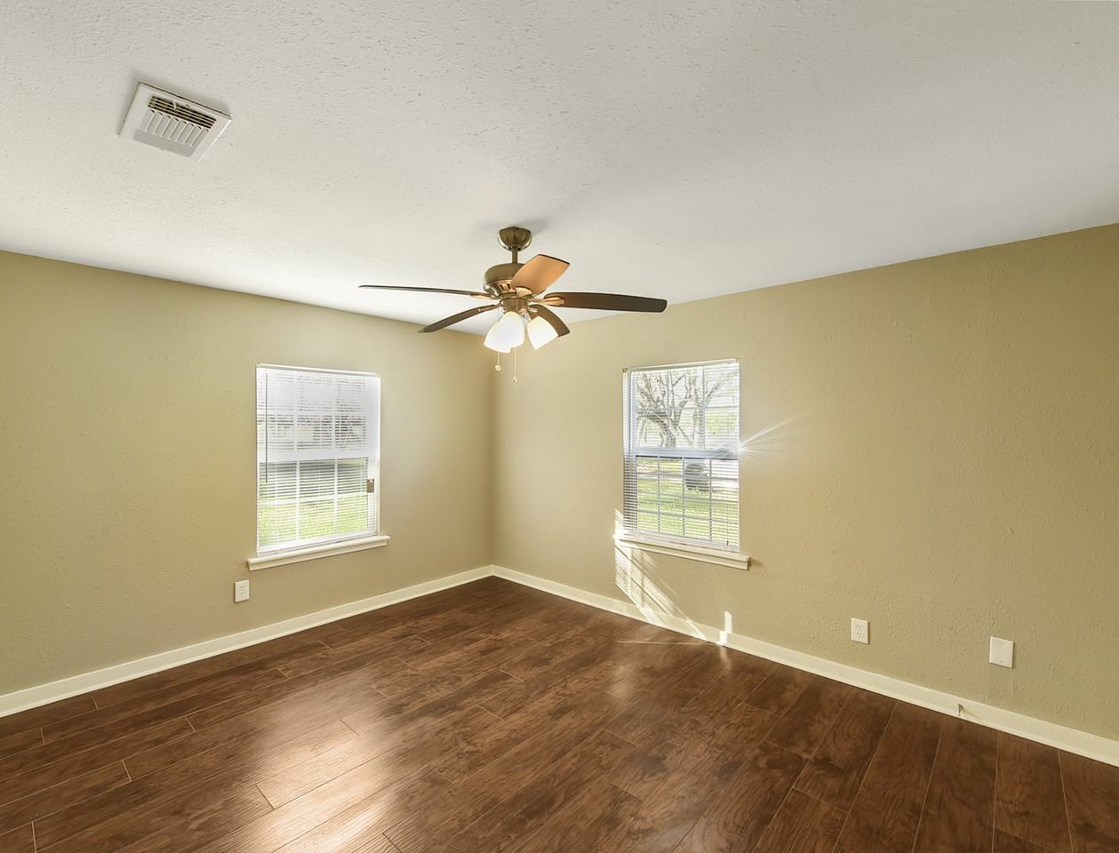 1029 Sycamore St #1 - Photo 7 of 32