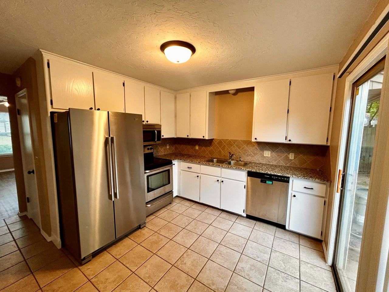 225 N Smythe Ave #1 - Photo 6 of 12