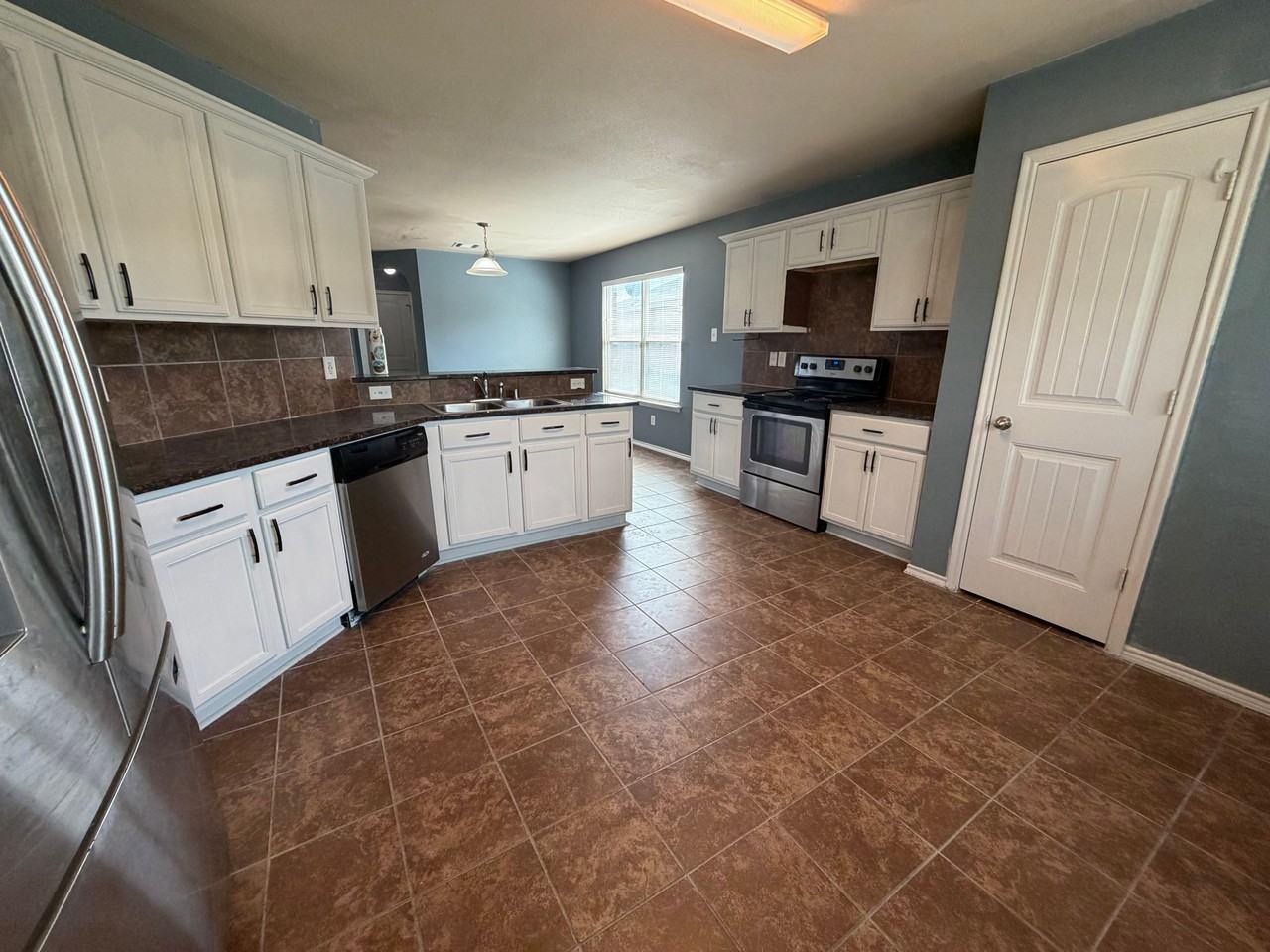 1758 Overlook Dr - Photo 2 of 30