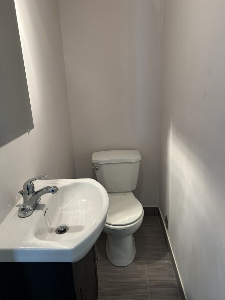 2262 Nanaimo Street - Photo 7 of 11