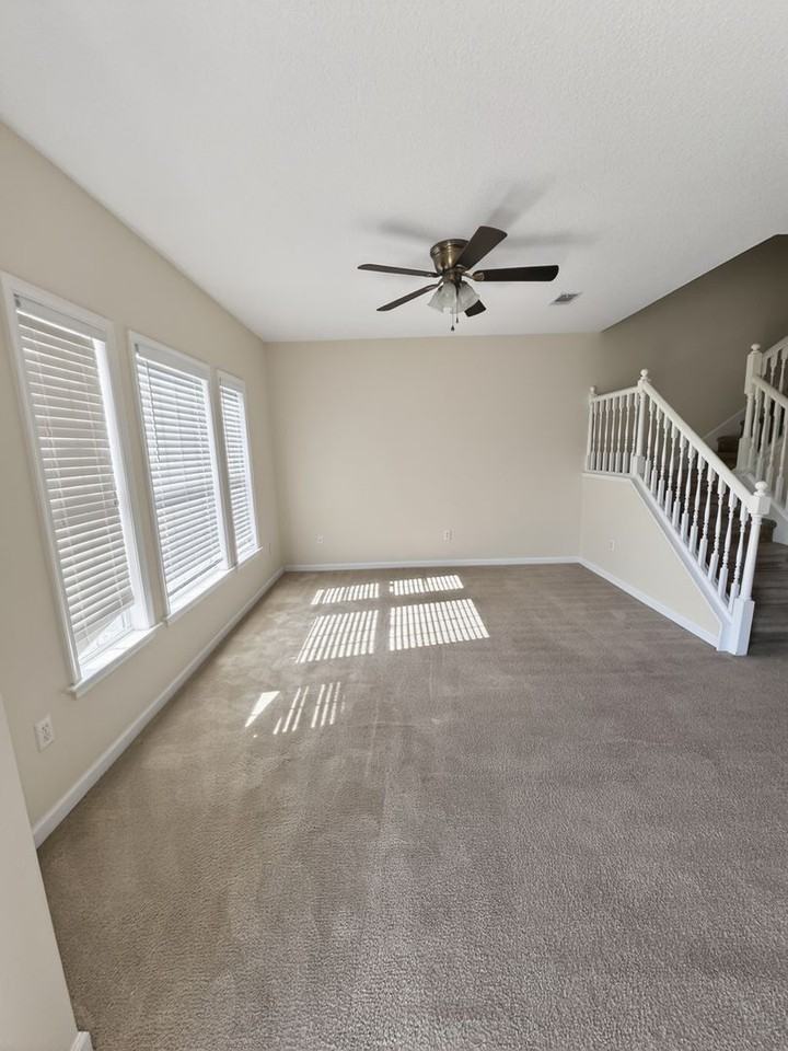 403 Valdez Ct - Photo 4 of 20