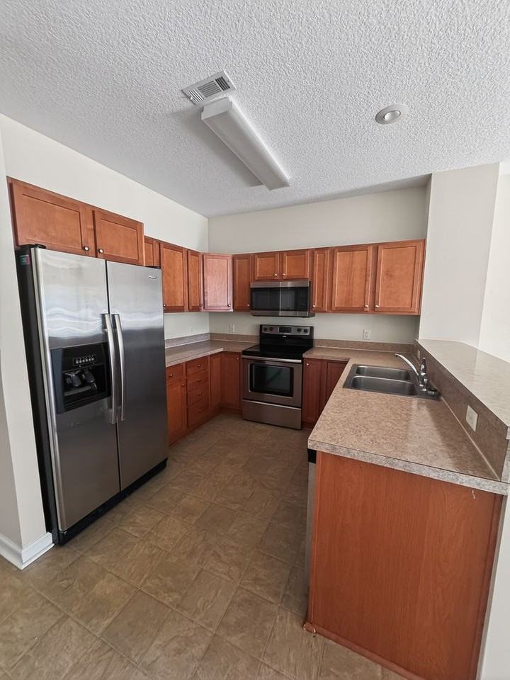 403 Valdez Ct - Photo 6 of 20