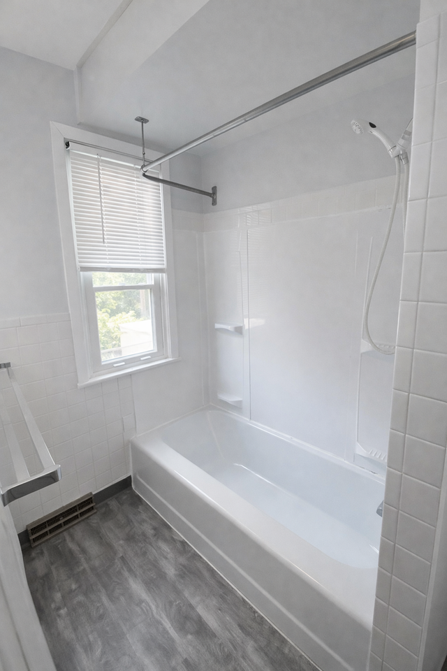 1208 8th St Se - Photo 5 of 7