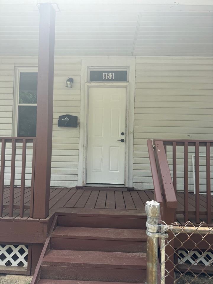 853 Railroad St #1 - Photo 2 of 9