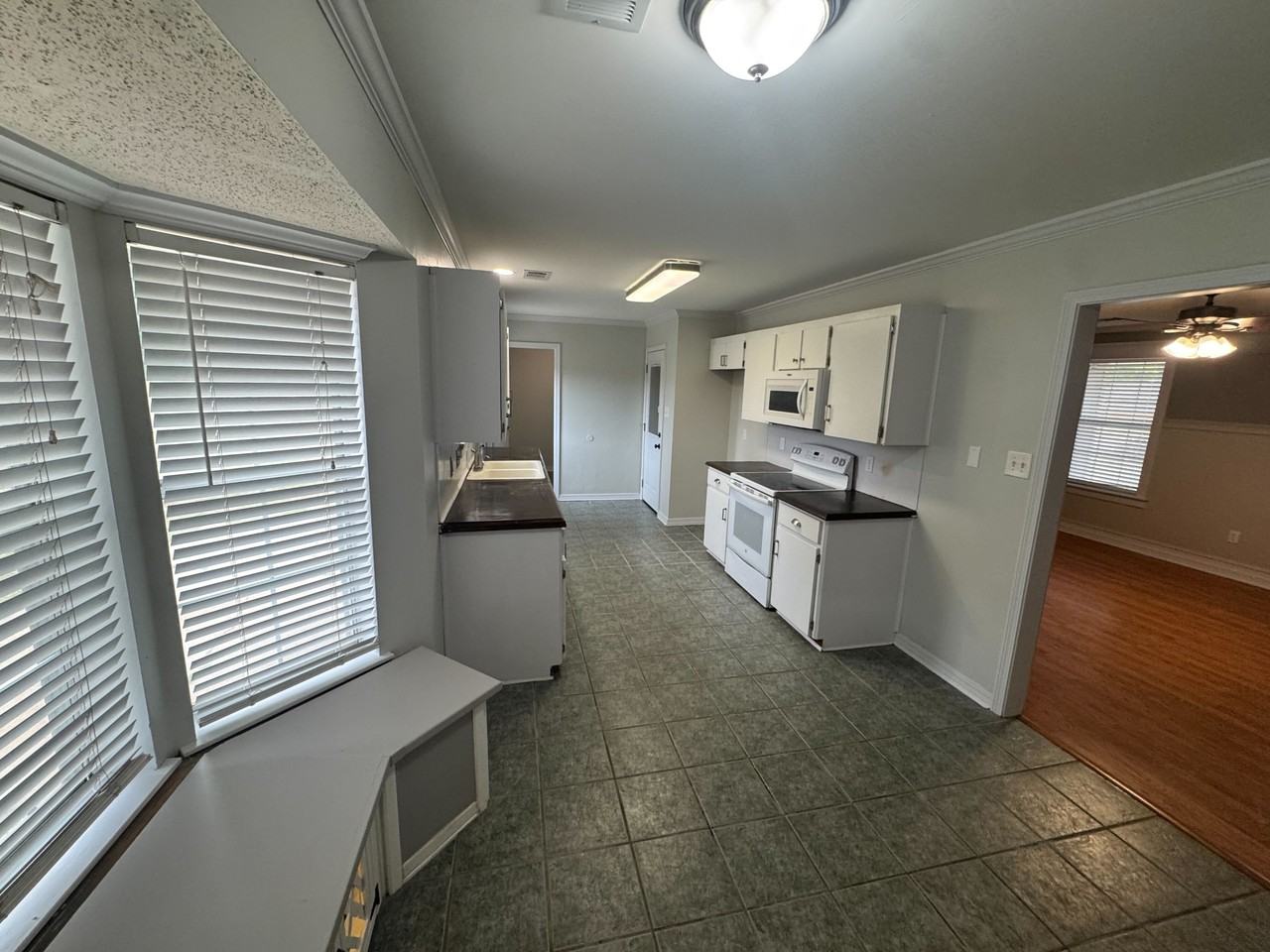 303 Ray St #1 - Photo 6 of 14