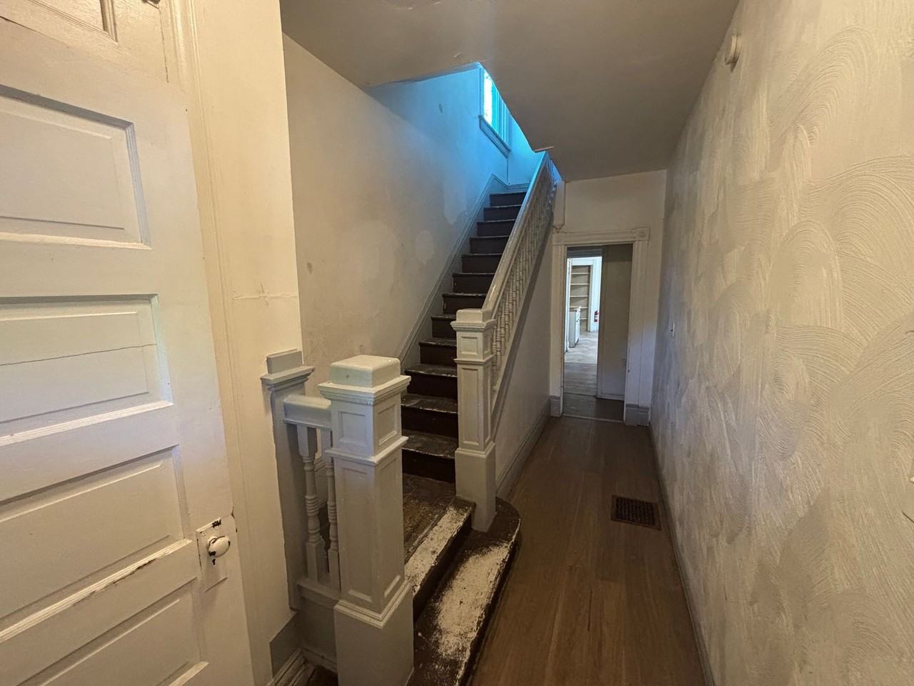 3620 Grenada St - Photo 5 of 27