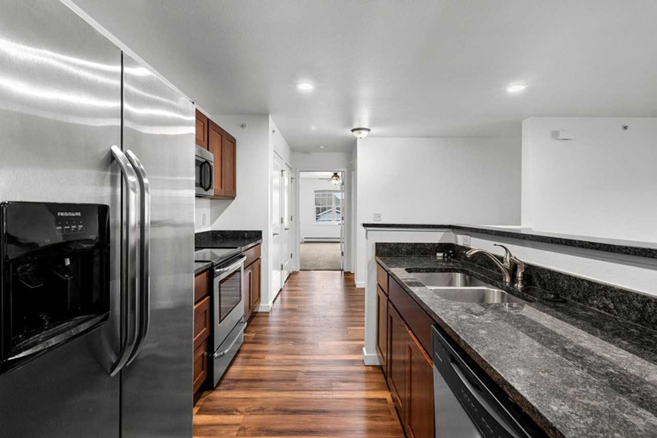 1775 Park Avenue - Photo 5 of 50