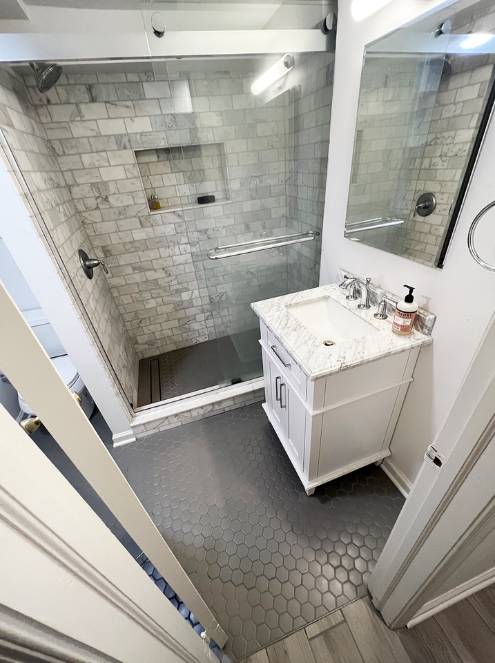 1124 Girard St Nw #B - Photo 6 of 9