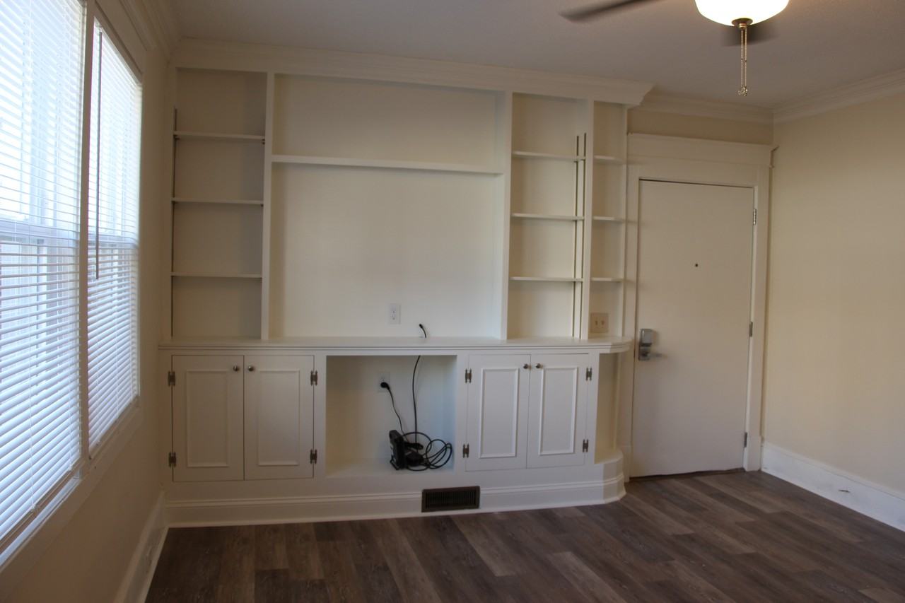 702 N Piedmont St - Photo 3 of 14