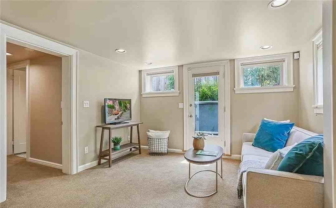 125 Nw 74th St #1 - Photo 7 of 26
