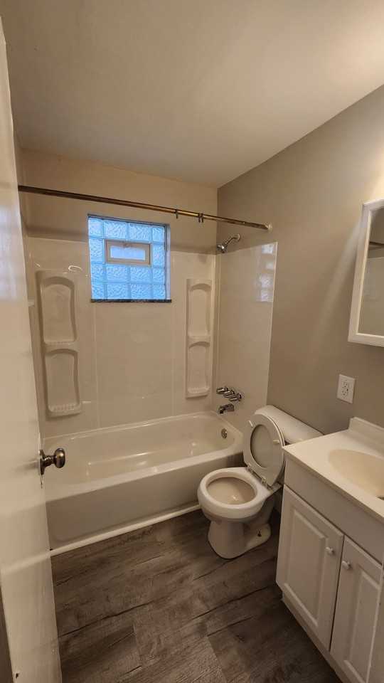 3656 Seabrook AveColumbus, OH, 43227 #3656J - Photo 4 of 22