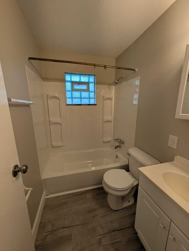 3656 Seabrook AveColumbus, OH, 43227 #3656J - Photo 5 of 22