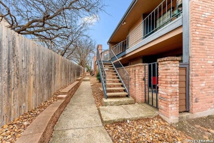 4803 Hamilton Wolfe - 1 #1 - Photo 3 of 18