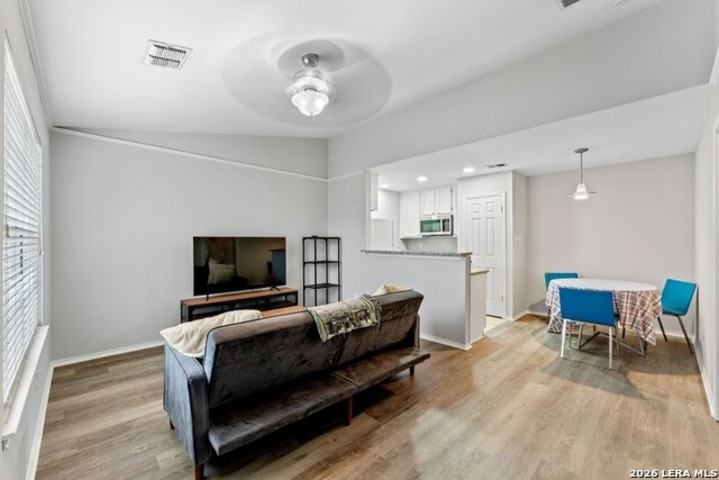 4803 Hamilton Wolfe - 1 #1 - Photo 5 of 18