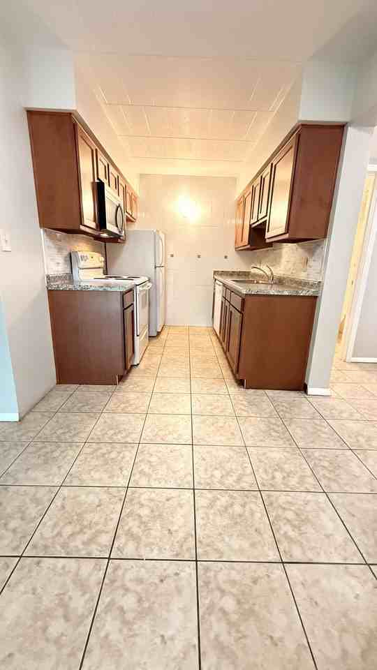 1005 1005 GLASS RUN ROADAPT 1 #1005-01 - Photo 5 of 10