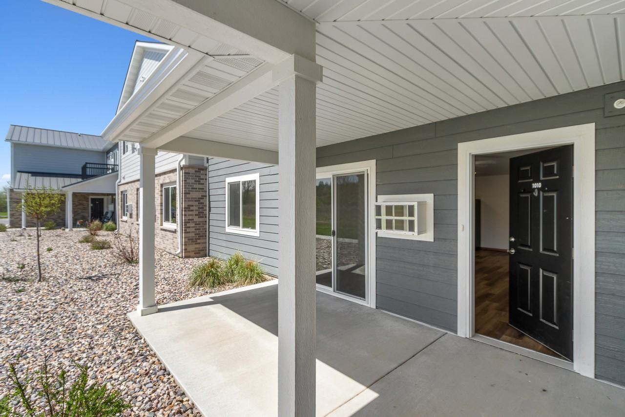 1522 Greenfield St #1010 - Photo 3 of 17