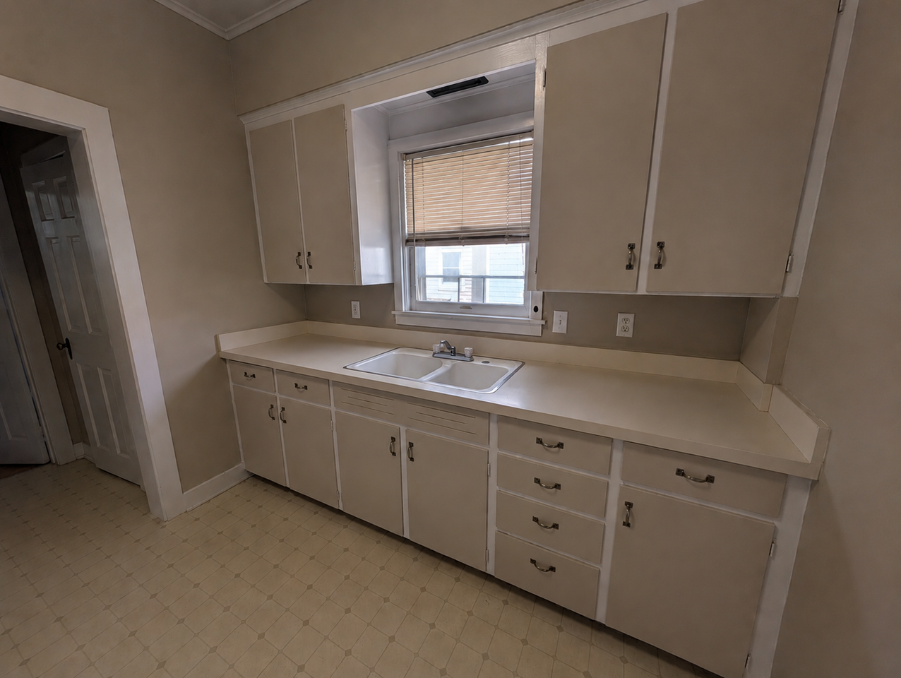 31 Central Ave - Photo 4 of 36