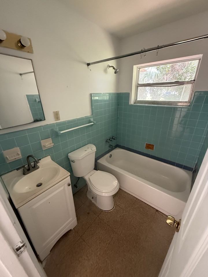 1604 Avenue EUnit B #B - Photo 7 of 7