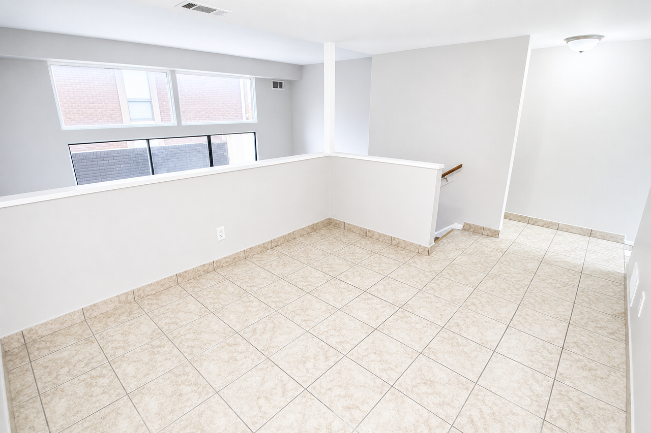 140 WEST WALNUT STREETAPT 903 #903 - Photo 4 of 15