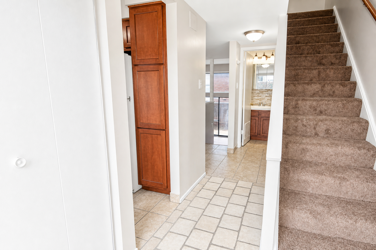 140 WEST WALNUT STREETAPT 903 #903 - Photo 5 of 15