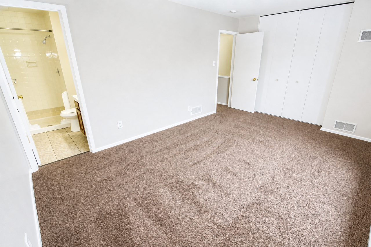 140 WEST WALNUT STREETAPT 903 #903 - Photo 7 of 15