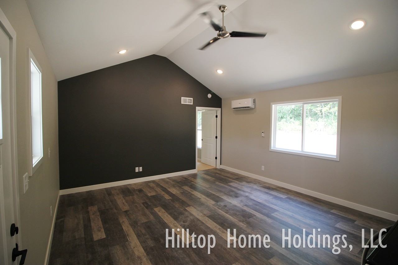 4 Iron Oak Ln #1 - Photo 3 of 8