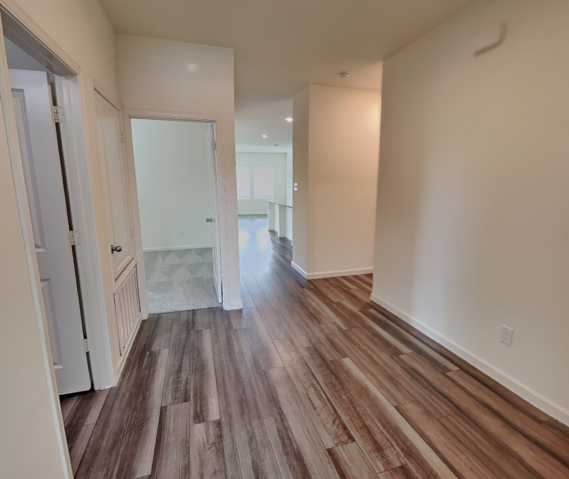 1612 Escondido Dr - Photo 2 of 20