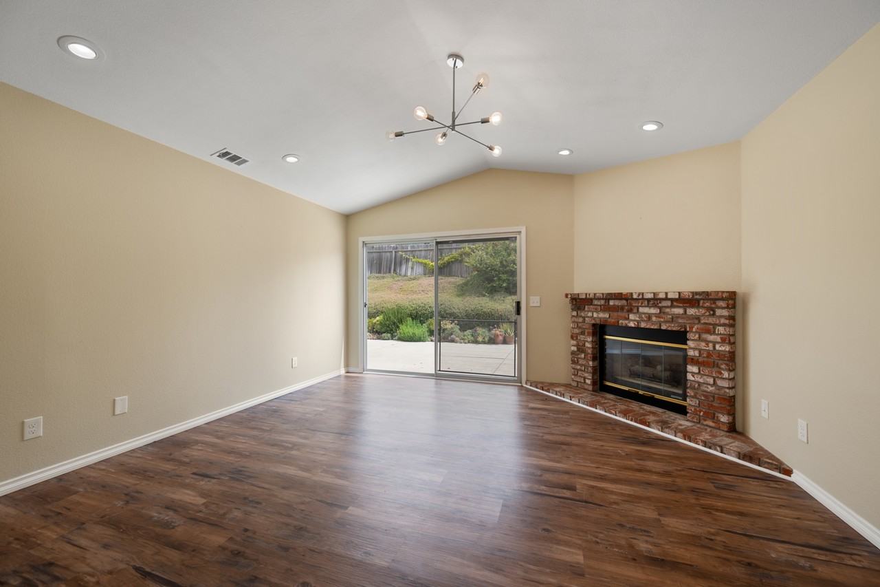 885 Peregrine Ln #1 - Photo 7 of 38