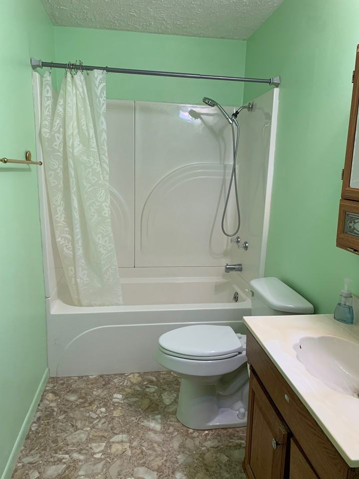1054 Beverly Hills Dr #1 - Photo 3 of 10
