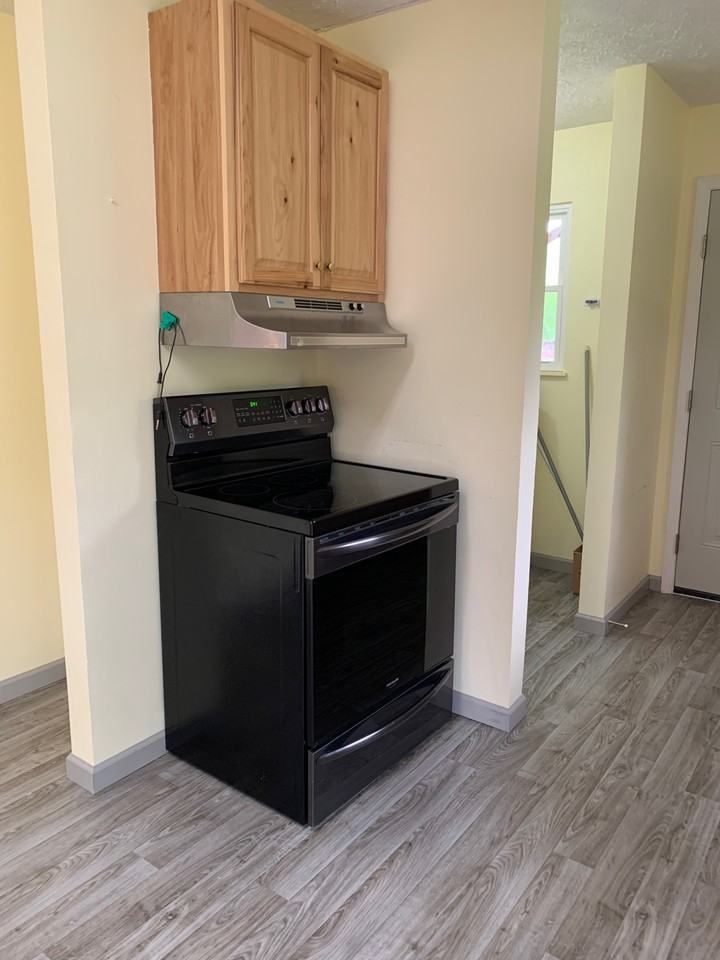 1054 Beverly Hills Dr #1 - Photo 4 of 10