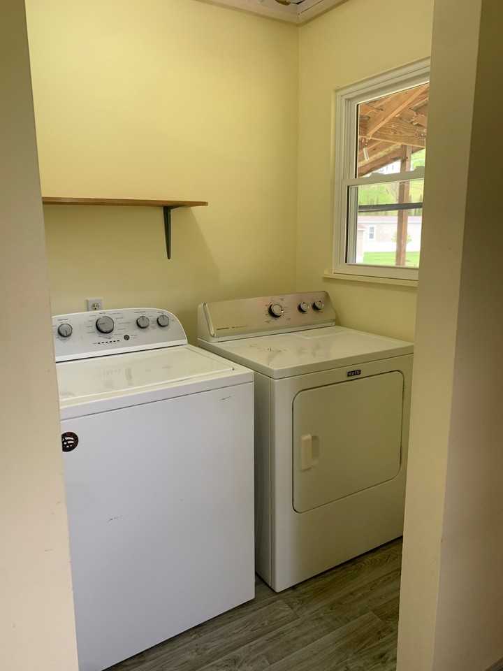 1054 Beverly Hills Dr #1 - Photo 5 of 10