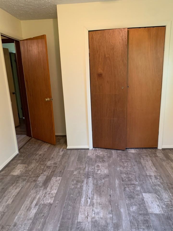 1054 Beverly Hills Dr #1 - Photo 6 of 10
